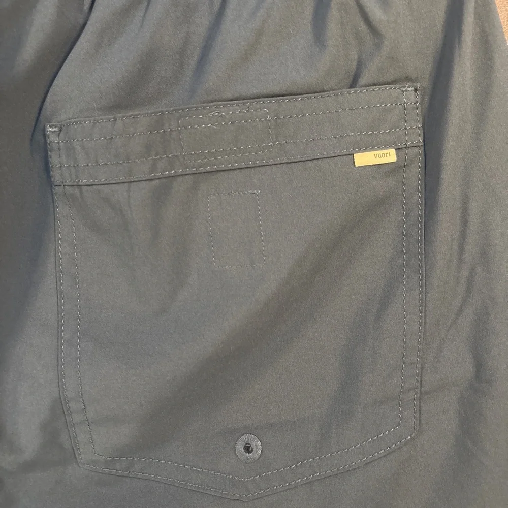 Vuori Kore Shorts Men’s Large Lined Green 7.5” Elastic Waist Pockets Stretch - Picture 6 of 9